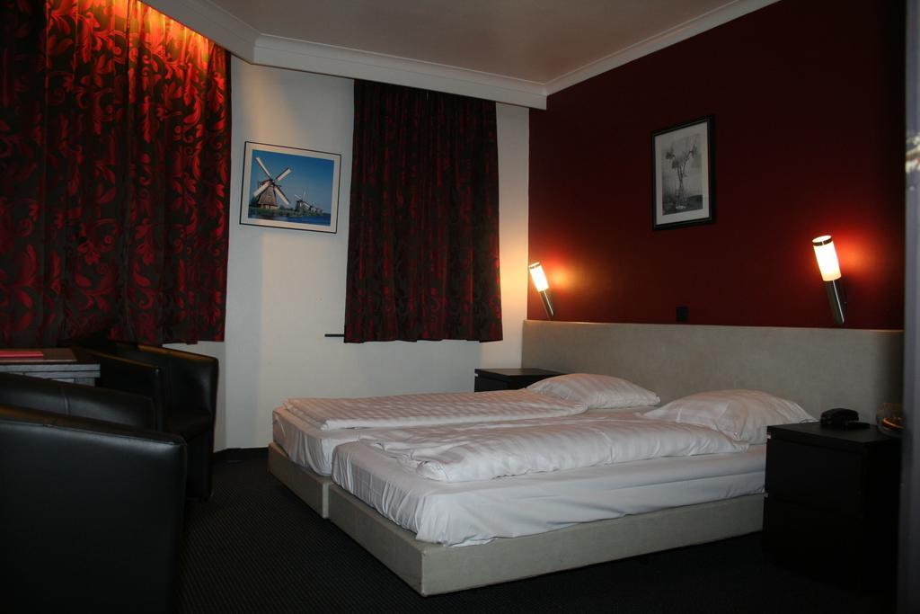 Hotel Admiraal Lanaken Exterior foto