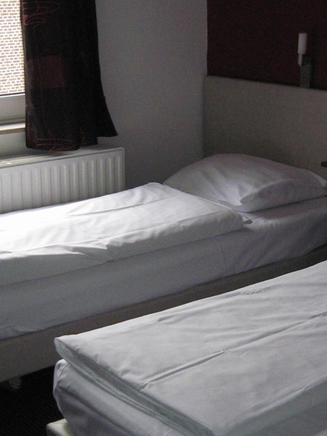 Hotel Admiraal Lanaken Quarto foto